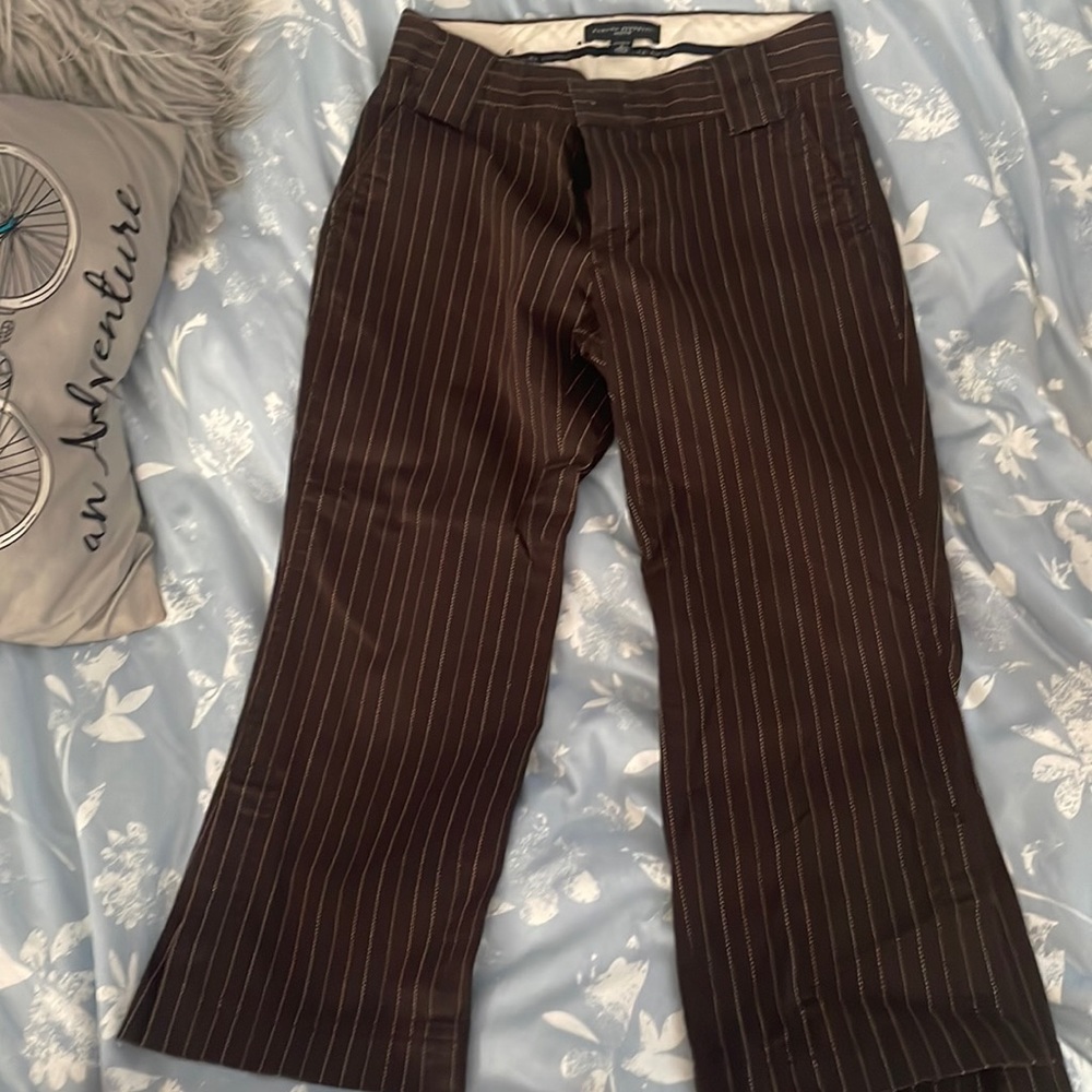 Stretch banana republic striped brown capris dress pants. Size 0